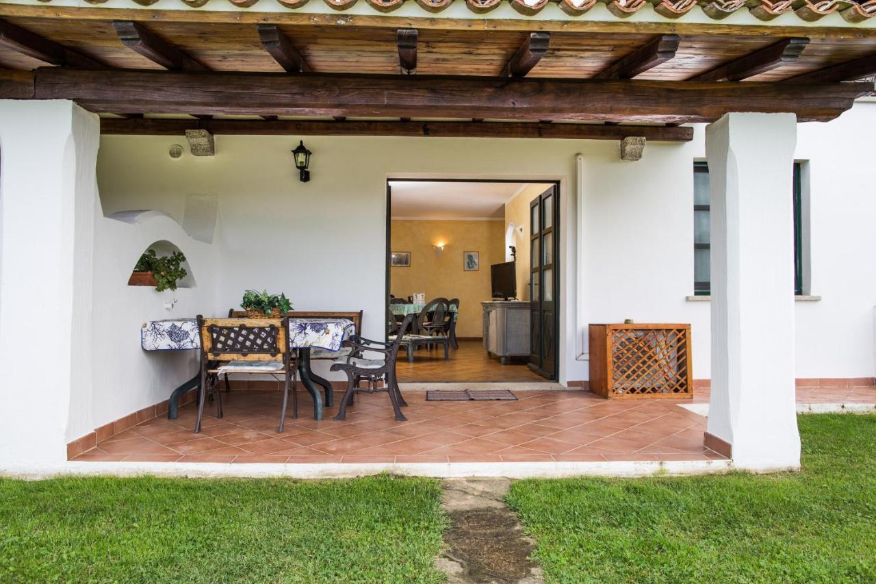 Villa Iris With Pool Байя Сардиния Экстерьер фото