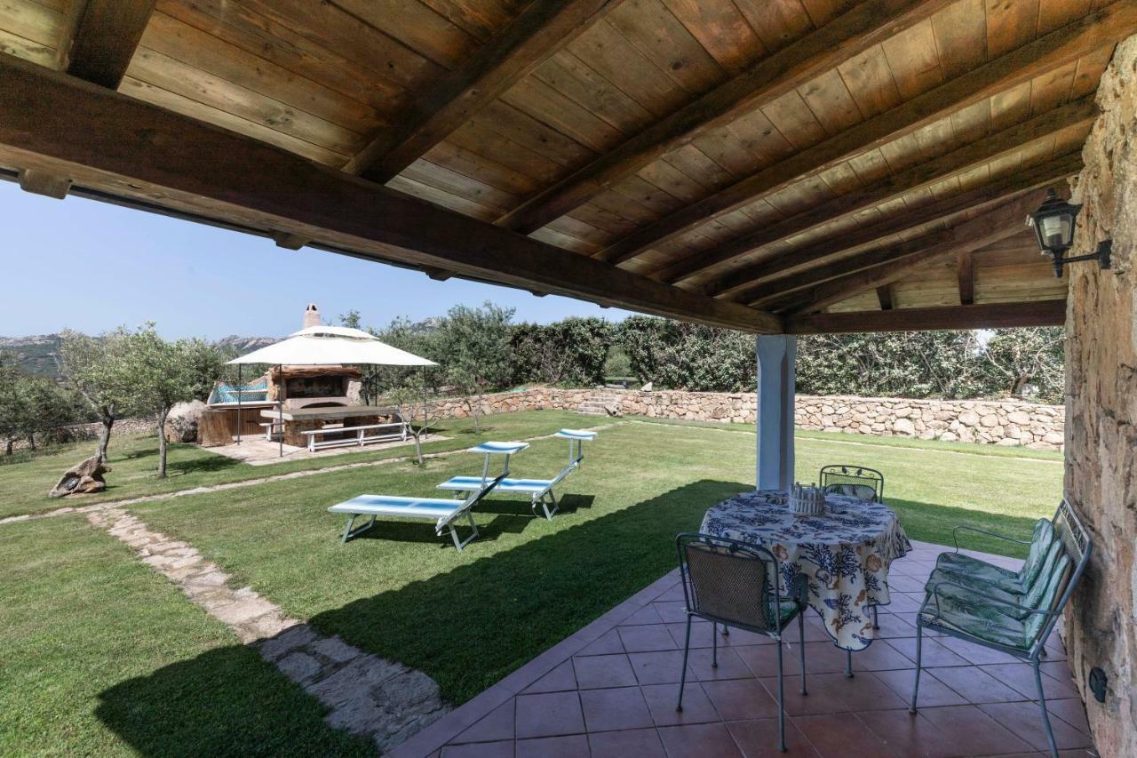 Villa Iris With Pool Байя Сардиния Экстерьер фото