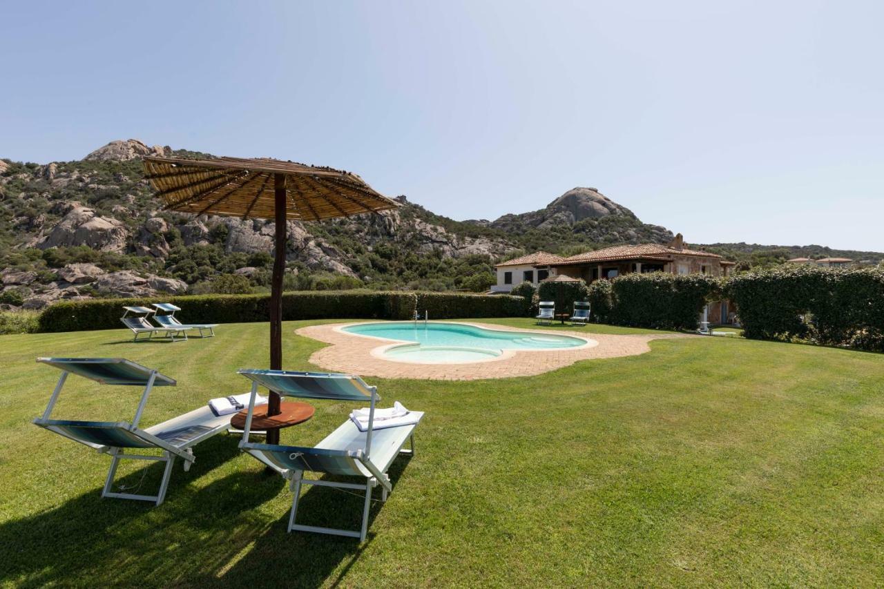 Villa Iris With Pool Байя Сардиния Экстерьер фото