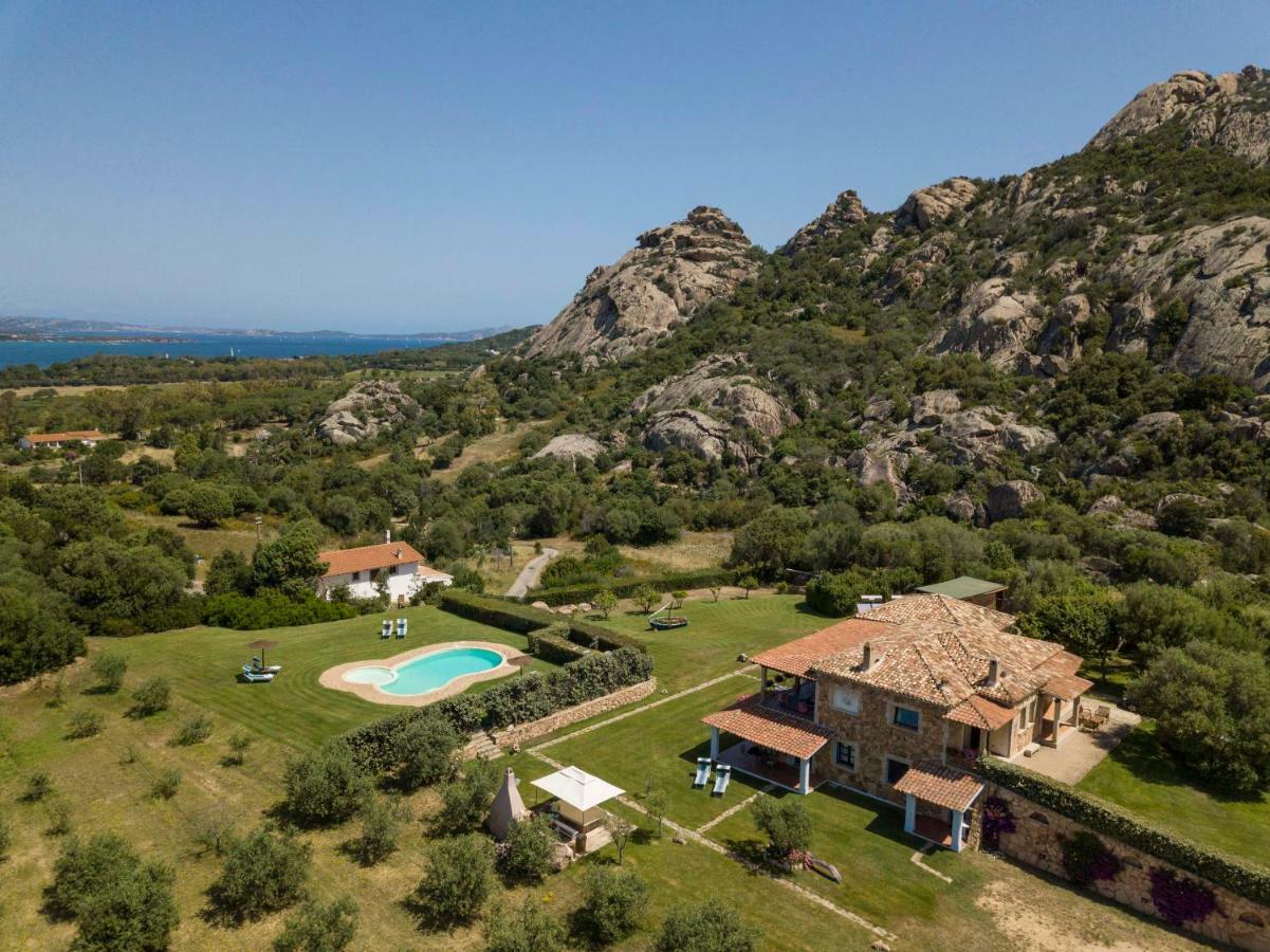 Villa Iris With Pool Байя Сардиния Экстерьер фото