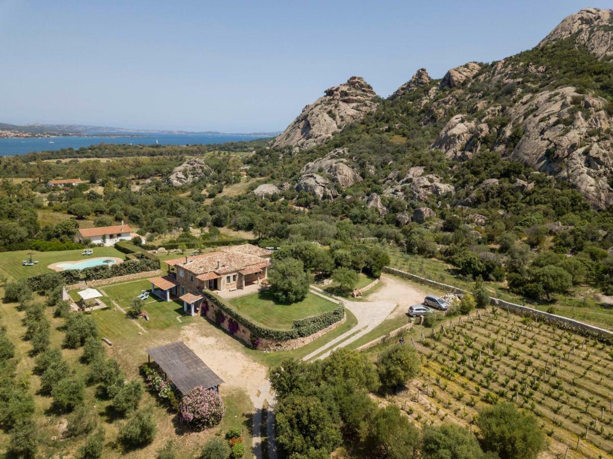 Villa Iris With Pool Байя Сардиния Экстерьер фото