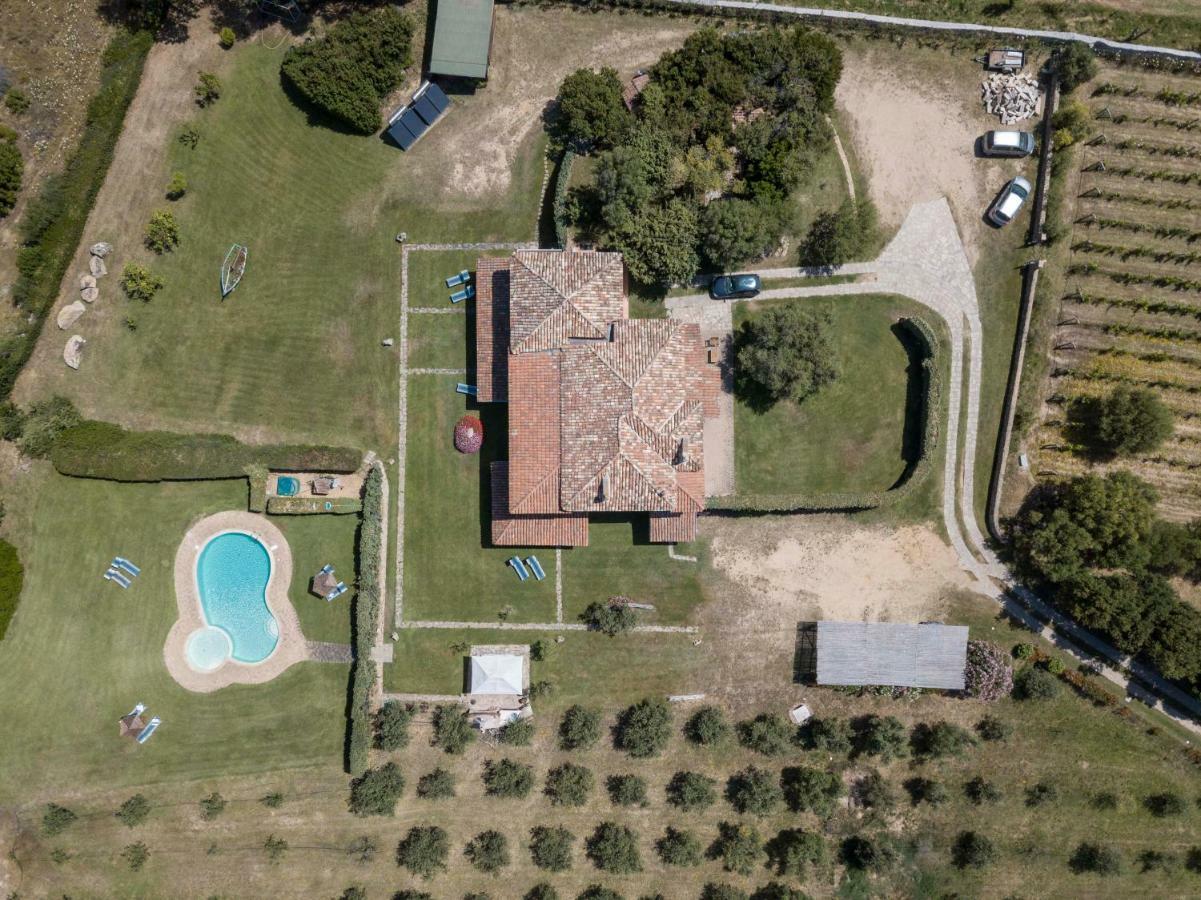 Villa Iris With Pool Байя Сардиния Экстерьер фото